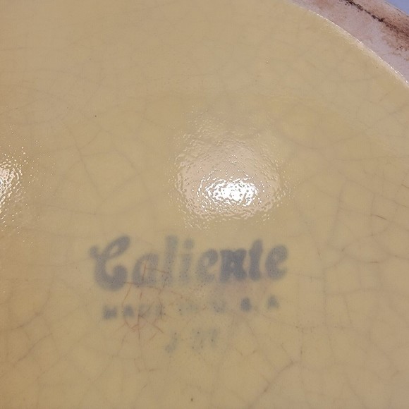 Vtg Yellow Caliente Pottery Casserole Metal Trivet Bakelite Handles - Top Issues - Picture 10 of 12